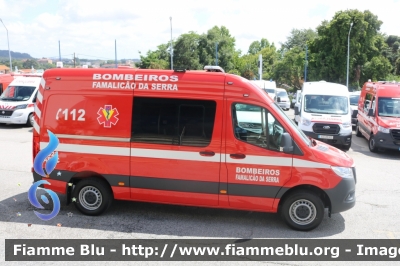 Mercedes-Benz Sprinter III serie restyle
Portugal - Portogallo
Bombeiros Voluntários de Famalicão da Serra
Parole chiave: Ambulanza Ambulance