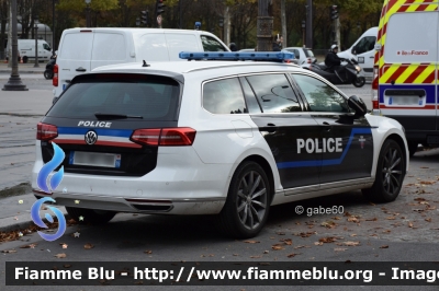 Volkswagen Passat Variant VIII serie
France - Francia
Prefecture De Police
