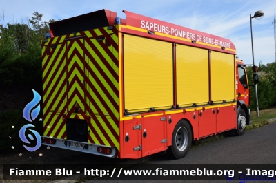 Renault D18
France - Francia
Sapeurs Pompiers
S.D.I.S. 77 - Seine et Marne
