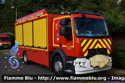 Renault D18
France - Francia
Sapeurs Pompiers
S.D.I.S. 77 - Seine et Marne
