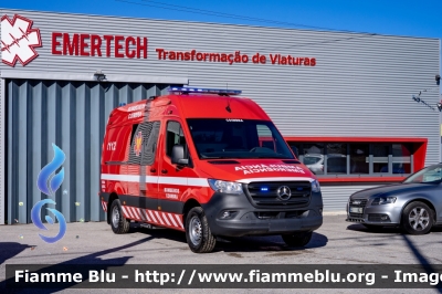 Mercedes-Benz Sprinter IV serie
Portugal - Portogallo
Bombeiros Voluntários de Coimbra
Parole chiave: Ambulance Ambulanza