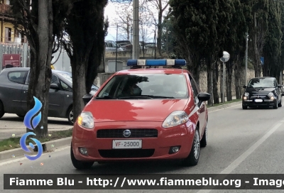 Fiat Grande Punto 
Vigili del Fuoco 
Comando provinciale di Teramo 
VF 25000
Parole chiave: Fiat Grande_Punto VF25000