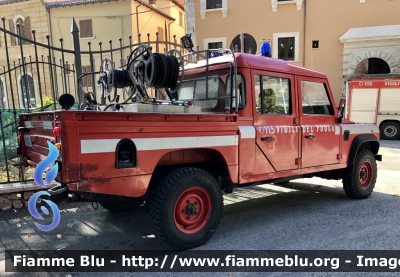 Land Rover Defender 130 
Vigili del Fuoco 
Comando provinciale di L’Aquila 
VF 19367
Parole chiave: Land-Rover Defender_130 VF19367