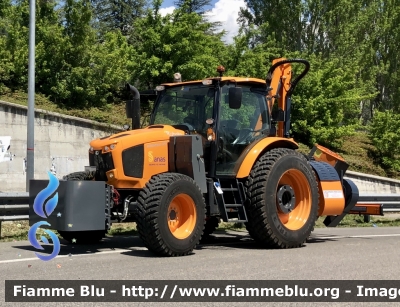 Kubota M135GX-IV
ANAS 
Regione Abruzzo 
Compartimento di L’Aquila 
Parole chiave: Kubota M135GX-IV