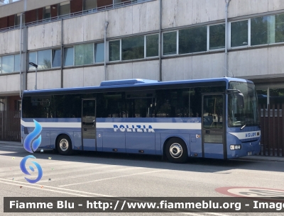 Irisbus Crossway 
Polizia di Stato 
Reparto Mobile 
POLIZIA H7413
Parole chiave: Irisbus Crossway POLIZIAH7413