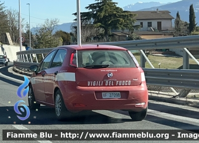 Fiat Punto VI serie 
Vigili del Fuoco 
Comando provinciale di Chieti 
VF 27098
Parole chiave: Fiat Punto_VIserie VF27098