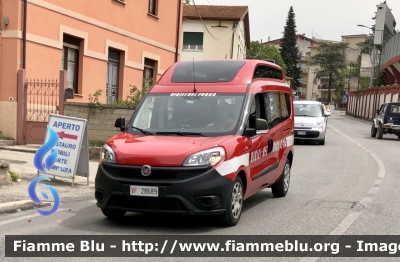 Fiat Doblò XL IV serie 
Vigili del Fuoco 
Comando provinciale di L’Aquila 
VF 28689
Parole chiave: Fiat Doblò_XL_IVserie VF28689