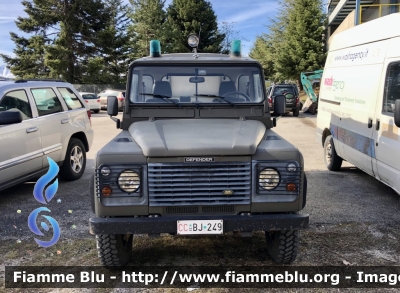 Land-Rover Defender 110 HCPU
Carabinieri 
Comando Carabinieri unità per la tutela Forestale Ambientale ed Agroalimentare 
Ministero dell’Ambiente 
Servizio Conservazione della Natura 
Parco Nazionale del Gran Sasso e Monti della Laga 
CC BJ 249
Parole chiave: Land-Rover Defender_110_HCPU