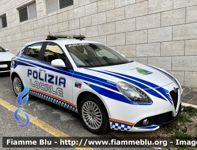 Alfa Romeo Nuova Giulietta restyle 
Polizia Locale 
Comune di Avezzano 
Allestimento Bertazzoni 
POLIZIA LOCALE YA 631 AF
Parole chiave: Alfa-Romeo Nuova_Giulietta_restyle POLIZIALOCALE631AF