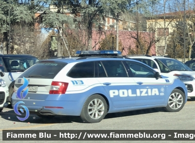 Skoda Octavia Wagon 4x4 V serie 
Polizia di Stato 
Polizia Stradale in servizio sull’autostrada A24 “Strada dei Parchi” 
Allestimento Focaccia 
Decorazione Grafica Artlantis 
POLIZIA M4648
Parole chiave: Skoda Octavia_Wagon_4x4_Vserie POLIZIAM4648