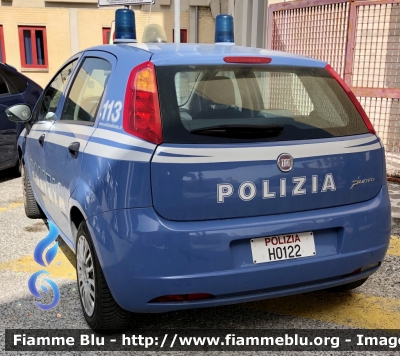 Fiat Grande Punto
Polizia di Stato 
Questura de L’Aquila 
POLIZIA H0122
Parole chiave: Fiat Grande_Punto POLIZIAH0122