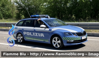 Skoda Octavia Wagon V serie 
Polizia di Stato 
Polizia Stradale 
Allestimento Focaccia 
Decorazione grafica artlantis 
POLIZIA M4722
Parole chiave: Skoda_Octavia Wagon Vserie Polizia Stradale