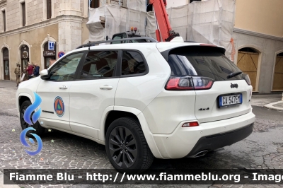 Jeep Cherokee 
Protezione Civile 
Regione Abruzzo 

Parole chiave: Jeep Cherokee 