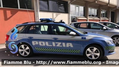 Skoda Octavia Wagon V serie
Polizia di Stato
Polizia Stradale
Allestimento Focaccia
Decorazione Grafica Artlantis
POLIZIA M5313
Parole chiave: Skoda Octavia_Wagon_Vserie POLIZIAM5313