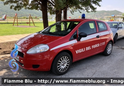 Fiat Grande Punto 
Vigili del Fuoco 
Comando provinciale di L’Aquila 
Versione 3 Porte 
VF 25595
Parole chiave: Fiat Grande Punto VF25595