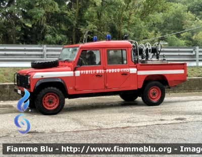 Land Rover Defender 130 
Vigili del Fuoco 
Comando provinciale di L’Aquila 
VF 19367
Parole chiave: Land-Rover Defender_130 VF19367