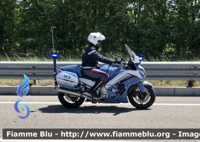 Yamaha FJR 1300 II serie 
Polizia di Stato 
Polizia Stradale 
Allestimento Elevox 
POLIZIA G3084 
In Scorta al giro d’Italia 2021
Moto “20” 
Parole chiave: Yamaha_FJR1300 IIserie Polizia Stradale giro d’Italia