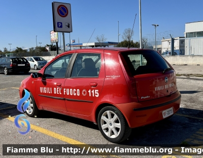 Fiat Punto III serie 
Vigili del Fuoco 
Comando provinciale di Pescara 
VF 22715
Parole chiave: Fiat Punto_IIIserie VF22715