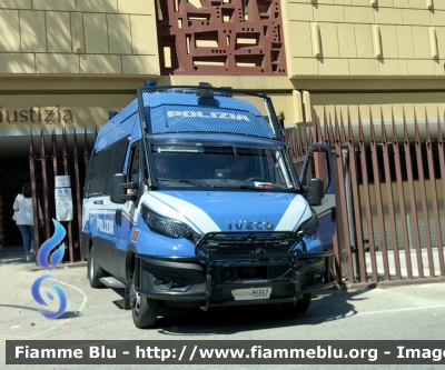 Iveco Daily VI serie restyle 
Polizia di Stato 
Reparto Mobile 
Allestimento Sperotto 
POLIZIA M5867
Parole chiave: Iveco Daily_Viserie_restyle POLIZIAM5867