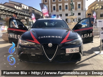 Alfa-Romeo Nuova Giulia Quadrifoglio 
Carabinieri 
Nucleo Operativo Radiomobile di Roma 
CC DK 554
Parole chiave: Alfa-Romeo Nuova_Giulia_Quadrifoglio CCDK554