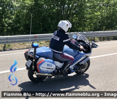 Yamaha FJR 1300 II serie 
Polizia di Stato 
Polizia Stradale 
Allestimento Elevox 
POLIZIA G3097
In Scorta al giro d’Italia 
Moto “Rossa” 
Parole chiave: Yamaha_FJR1300 II serie Polizia Stradale giro d’Italia