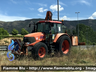 Kubota M130X 
ANAS 
Regione Abruzzo 
Compartimento di L’Aquila 
Parole chiave: Kubota M130X