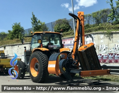 Kubota M135GX-IV
ANAS 
Regione Abruzzo 
Compartimento di L’Aquila 
Parole chiave: Kubota M135GX-IV