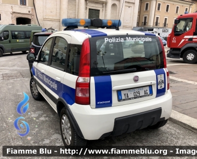 Fiat Nuova Panda 4x4 I serie 
Polizia Municipale 
Comune di L’Aquila 
Allestimento Bertazzoni 
POLIZIA LOCALE YA 029 AG 
Parole chiave: Fiat Nuova_Panda_4x4_Iserie POLIZIALOCALEYA029AG