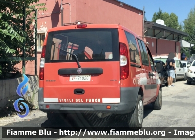 Fiat Doblò II serie 
Vigili del Fuoco 
Comando provinciale di L’Aquila 
VF 24826
Parole chiave: Fiat Doblò_IIserie VF24826