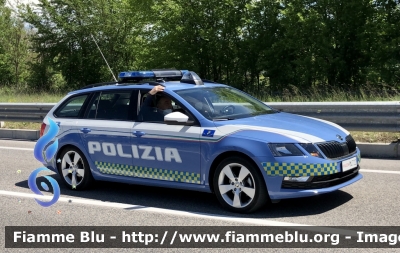 Skoda Octavia Wagon V serie 
Polizia di Stato 
Polizia Stradale 
Allestimento Focaccia 
Decorazione grafica artlantis 
POLIZIA M4722
Parole chiave: Skoda_Octavia Wagon Vserie Polizia Stradale