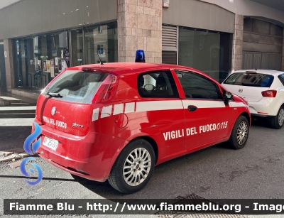 Fiat Grande Punto 
Vigili del Fuoco 
Comando provinciale di L’Aquila 
Versione 3 Porte 
VF 25598
Parole chiave: Fiat Grande_Punto VF25598