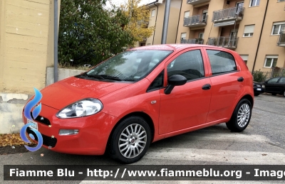 Fiat Punto VI serie 
Vigili del Fuoco 
Comando provinciale di L’Aquila 
Polizia Giudiziaria 
VF 29084
Parole chiave: Fiat Punto_VIserie VF29084