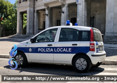 Fiat Nuova Panda I serie 
Polizia Locale 
Comune di Avezzano 

Parole chiave: Fiat Nuova_Panda_Iserie