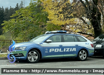 Skoda Superb Wagon III serie restyle 
Polizia di Stato 
Polizia Stradale in servizio sull’autostrada A24/A25 “Strada dei Parchi” 
POLIZIA M6645
Parole chiave: Skoda Superb_Wagon_IIIserie_restyle POLIZIAM6645