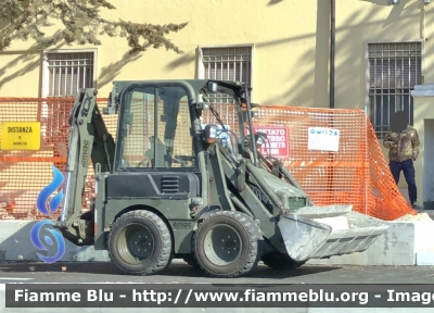 JCB 1CX 
Esercito Italiano 
IX Reggimento Alpini L’Aquila 
“Battaglione Multifunzionale Vicenza”
MACC.OP.EIBE235 
Parole chiave: JCB 1CX EIBE235