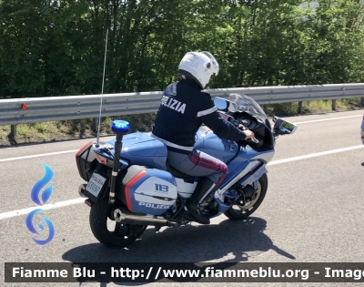 Yamaha FJR 1300 II serie 
Polizia di Stato 
Polizia Stradale 
Allestimento Elevox 
POLIZIA G3097
In Scorta al giro d’Italia 
Moto “Rossa” 
Parole chiave: Yamaha_FJR1300 II serie Polizia Stradale giro d’Italia