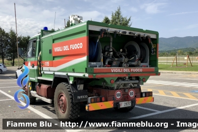 Iveco VM90 Scout - Ex Corpo Forestale dello Stato 
Vigili del Fuoco 
Comando provinciale di L’Aquila 
Allestimento Iveco-Magirus 
Ex Corpo Forestale dello Stato 
VF 28057
Parole chiave: Iveco VM90_Scout VF28057