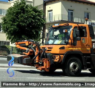 Mercedes Benz Unimog U427
ANAS 
compartimento di L’Aquila 
Parole chiave: Mercedes-Benz Unimog U427 Anas L’Aquila