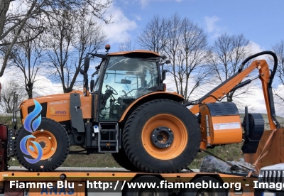 Kubota M135GX-IV
ANAS 
Regione Abruzzo 
Compartimento di L’Aquila 
Parole chiave: Kubota M135GX-IV