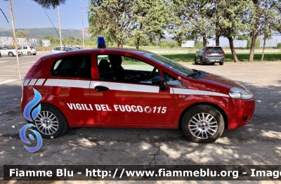 Fiat Grande Punto 
Vigili del Fuoco 
Comando provinciale di L’Aquila 
Versione 3 Porte 
VF 25595
Parole chiave: Fiat Grande Punto VF25595