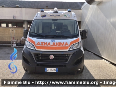 Fiat Ducato X290 
ASL n1 Avezzano Sulmona L’Aquila 
118 Abruzzo Soccorso 
C.O. Di L’Aquila 
Allestimento Mariani Fratelli 

Parole chiave: Fiat Ducato X290 Ambulanza