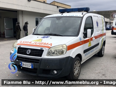 Fiat Doblò II serie 
Ambulanza 
Misericordia di L’Aquila 
Allestimento Mariani Fratelli 
Parole chiave: Fiat Doblò_IIserie Ambulanza