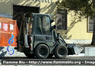 JCB 1CX 
Esercito Italiano 
IX Reggimento Alpini L’Aquila 
“Battaglione Multifunzionale Vicenza”
MACC.OP.EIBE235 
Parole chiave: JCB 1CX EIBE235