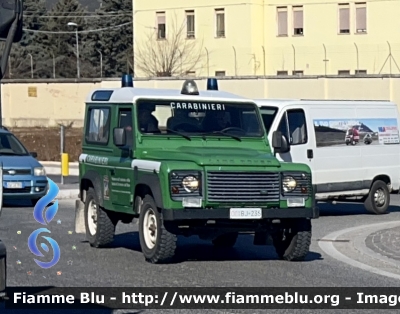 Land-Rover Defender 90
Carabinieri 
Comando Carabinieri Unità per la Tutela Fotestale Ambientale ed Agroalimentare 
Stazione Parco Nazionale del Gran Sasso e Monti della Laga 
CC BJ 235
Parole chiave: Land-Rover Defender_90 CCBJ235