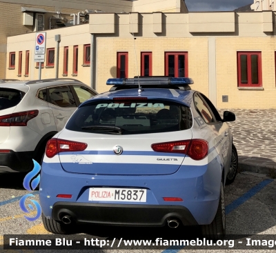 Alfa Romeo Nuova Giulietta restyle 
Polizia di Stato 
Squadra Volante 
Allestimento NCT 
Decorazione Grafica Artlantis 
POLIZIA M5837
Parole chiave: Alfa Romeo Nuova_Giulietta_restyle POLIZIAM5837