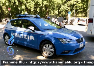 Seat Leon III serie 
Polizia Di Stato 
Squadra Volante 
Allestimento NCT 
Decorazione Grafica Artlantis 
POLIZIA M2050
Parole chiave: Seat Leon_IIIserie POLIZIAM2050