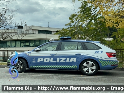 Skoda Superb Wagon III serie restyle 
Polizia di Stato 
Polizia Stradale in servizio sull’autostrada A24/A25 “Strada dei Parchi” 
POLIZIA M6645
Parole chiave: Skoda Superb_Wagon_IIIserie_restyle POLIZIAM6645