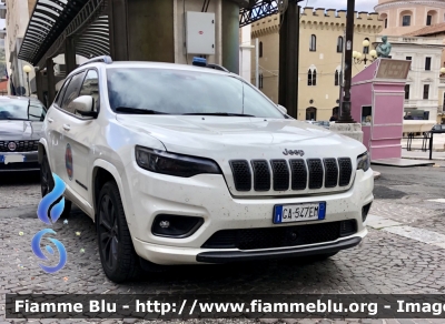 Jeep Cherokee 
Protezione Civile 
Regione Abruzzo 

Parole chiave: Jeep Cherokee 