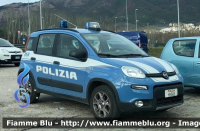  Fiat Nuova Panda 4x4 II serie
Polizia di Stato 
Questura de L’Aquila 
allestimento NCT 
decorazioni grafiche Artlantis
POLIZIA H9569
Parole chiave: Fiat Nuova_Panda_4x4_IIserie POLIZIAH9569