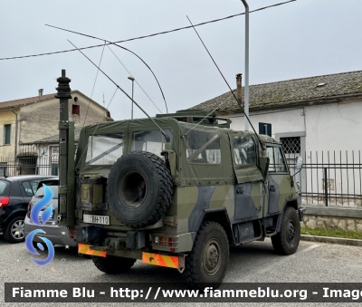 Iveco VM90 
Esercito Italiano 
IX Reggimento Alpini L’Aquila 
Servizio Telecomunicazioni 
Stazione Radio HF 
EI BH 110
Parole chiave: Iveco VM90_EIBH110